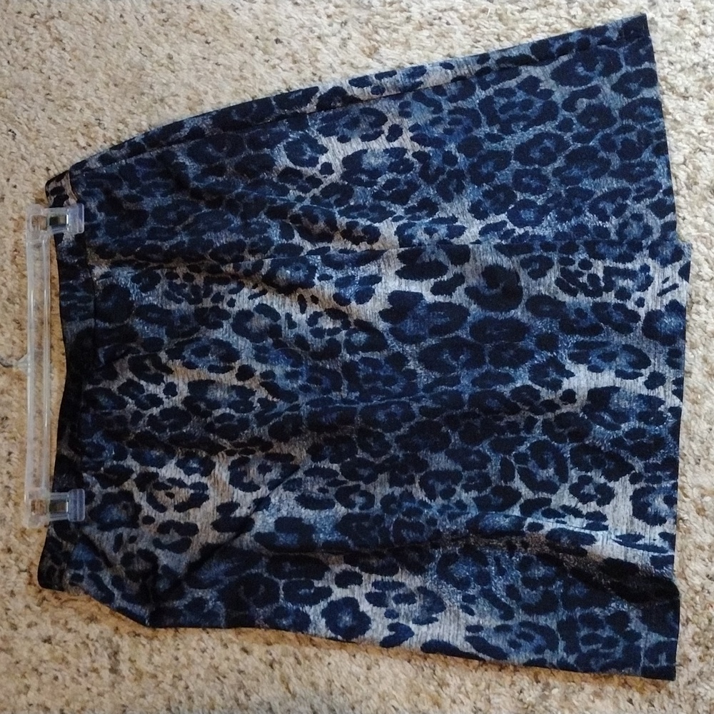 Animal print easy on skirt size M